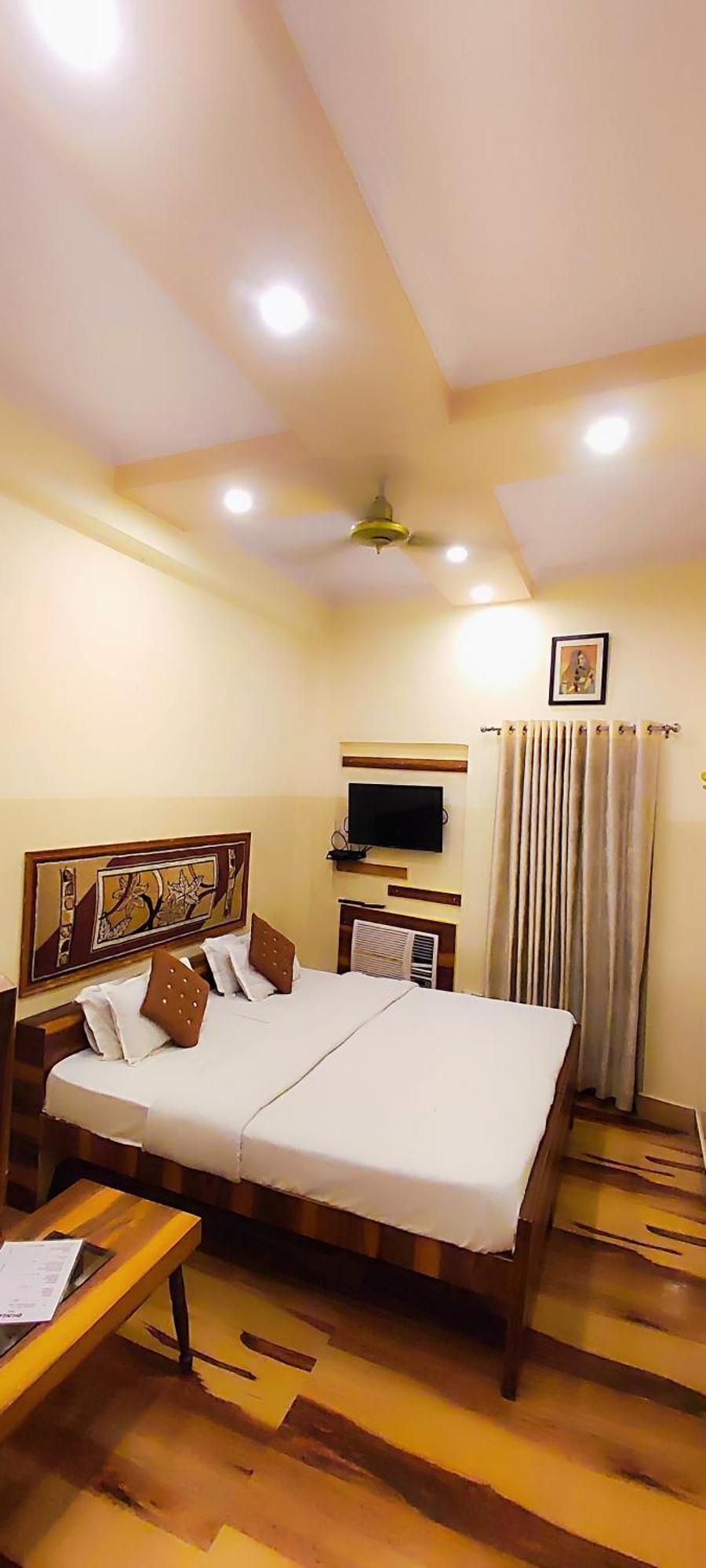 Bhagyashree Guest House 2 Km To Vishwanath Temple, Ganga Ghat Parking Available Varanasi Room photo